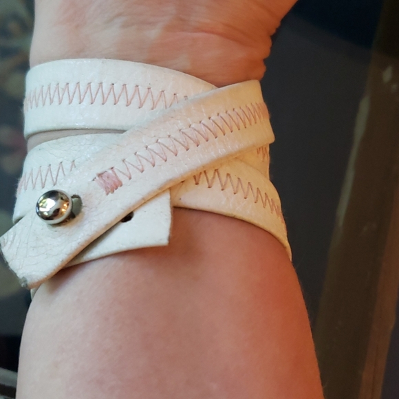 SHA Wrap Leather Dual Time Zone Quartz Watch - Picture 5 of 7